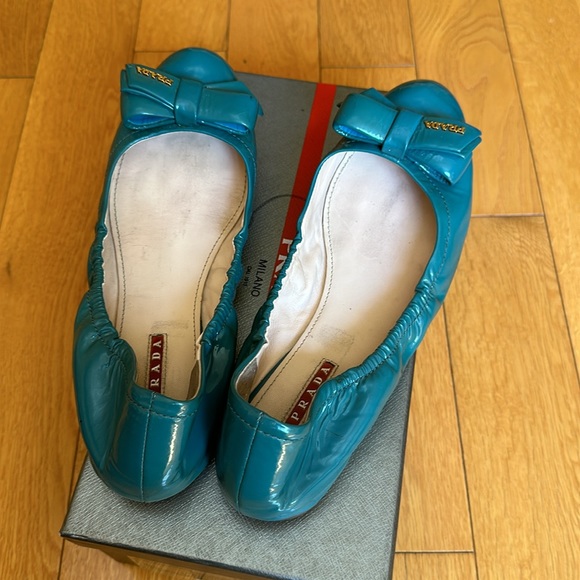 Prada authentic patent flats. - Picture 4 of 7